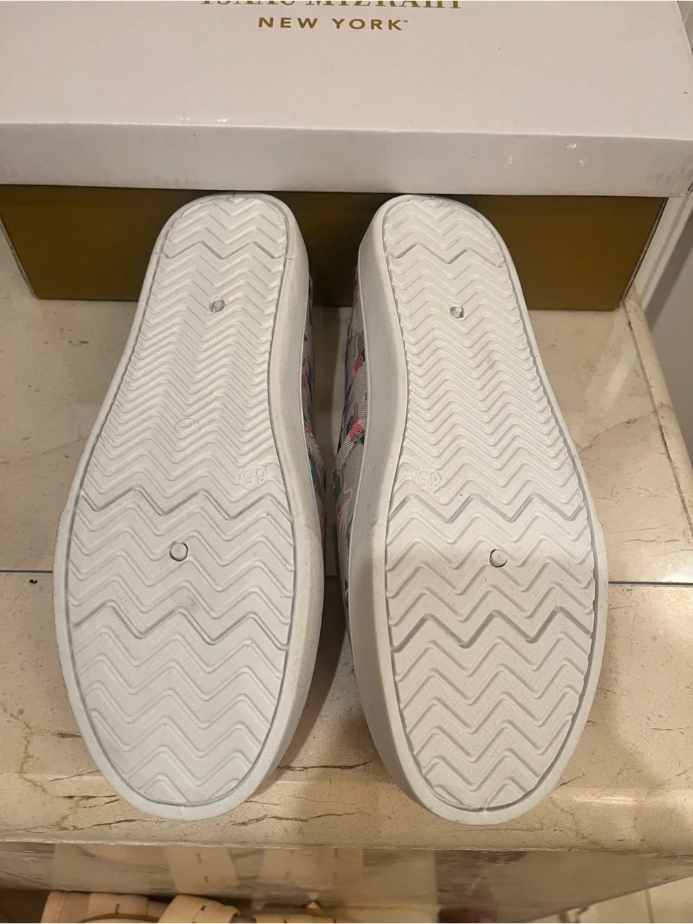 Isaac Mizrahi Light Grey Cat-Print Slip-On Sneakers with Pink Insole
